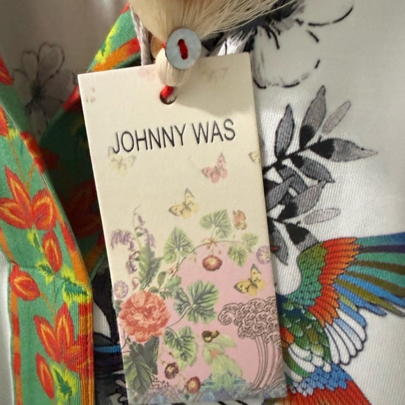 Johnny Was Embroidered Floral Label Detail in Pink, Gold & Green - Picture 15 of 15